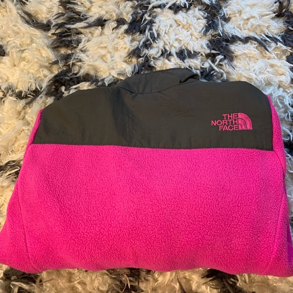 Girls Pink/Gray North Face Denali - Picture 5 of 6